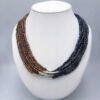 Ketting Maggie bruin / blauw van rocailles en buis
