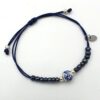 Verstelbaar Ibiza armbandje met Delfts blauwe kraal met bloemetjes.